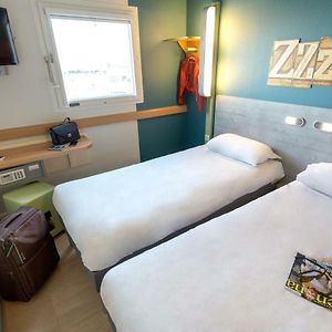 Zimmer mit zwei Einzelbetten